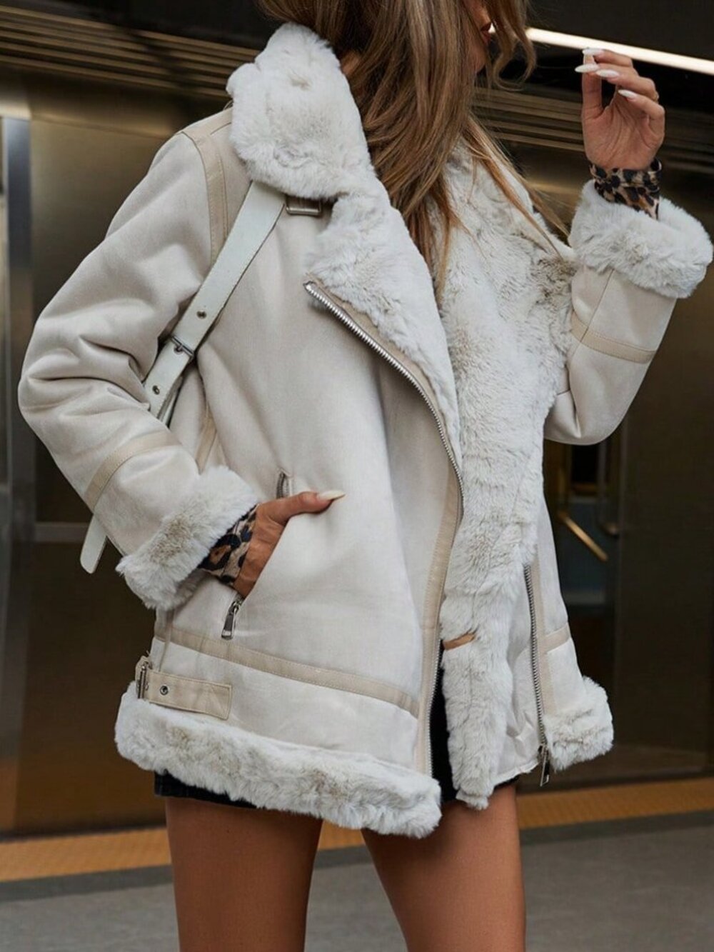 Beige Casual Women's Thick Faux Fur Zippered Loose Fit Biker Jacket